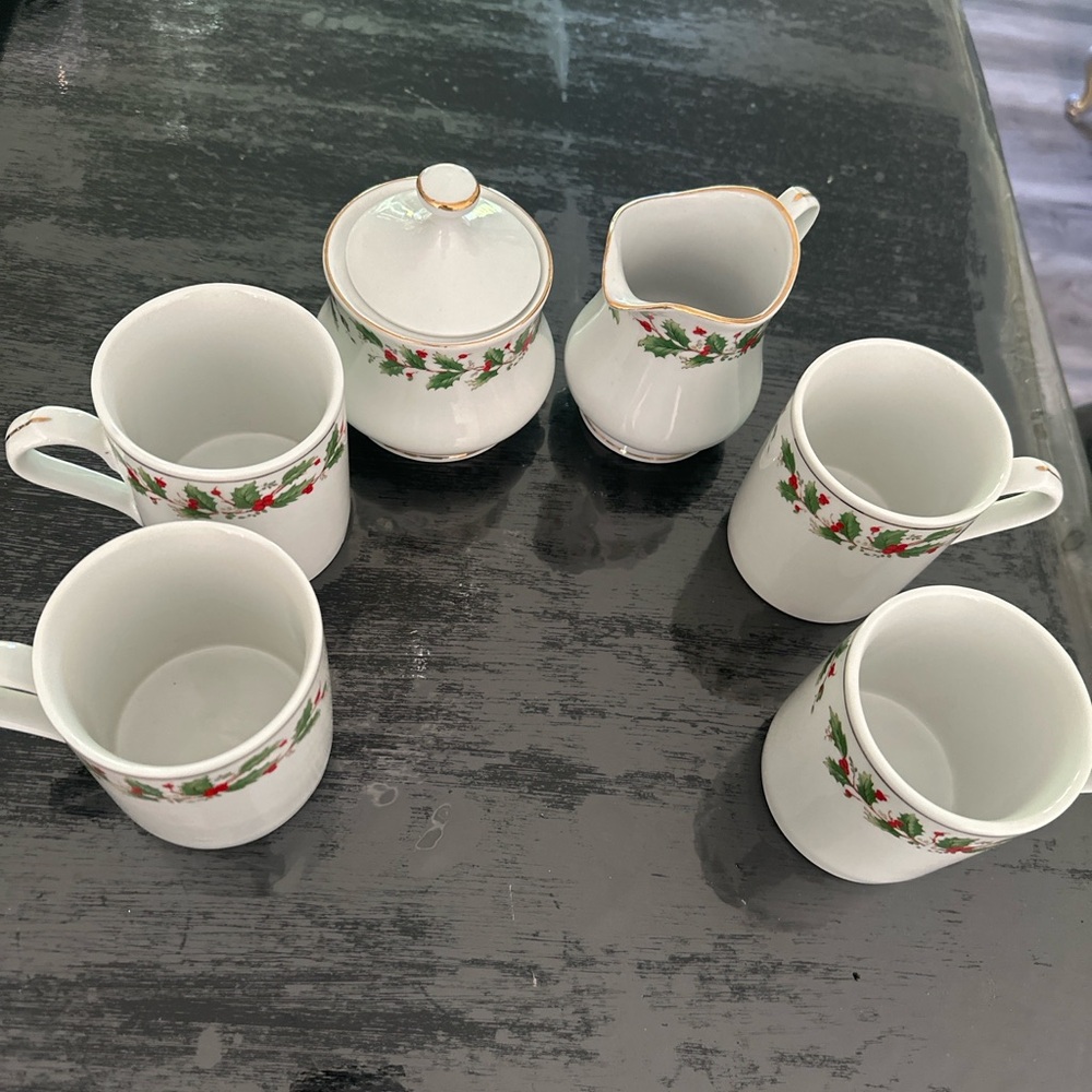 Holiday Holly Porcelain Cream and Sugar Set with Mugs